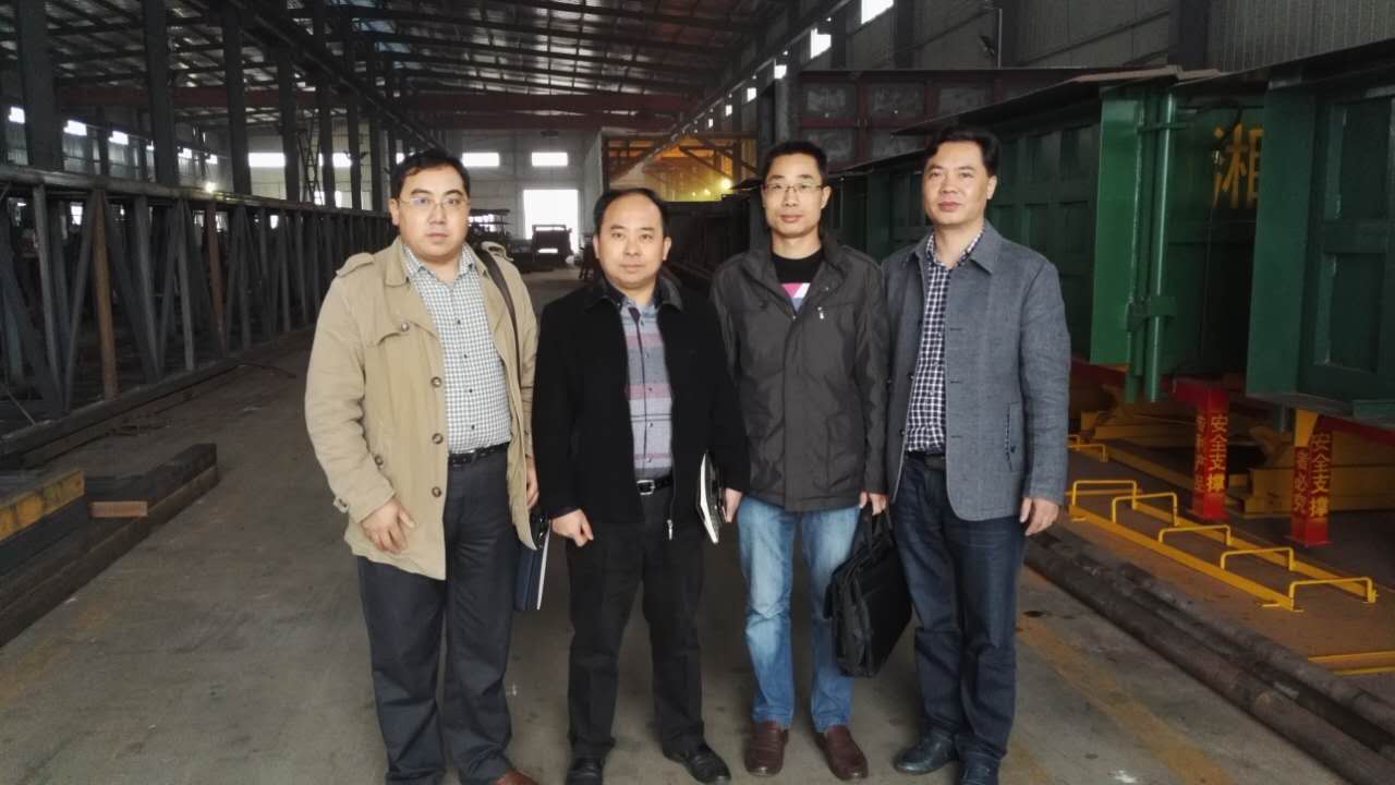 時任經(jīng)信局副局長肖敏運行科長劉義以及吉首市政府辦副主任肖弘明一行來司考察 時任經(jīng)信局副局長肖敏運行科長劉義以及吉首市政府辦副主任肖弘明一行來司考察